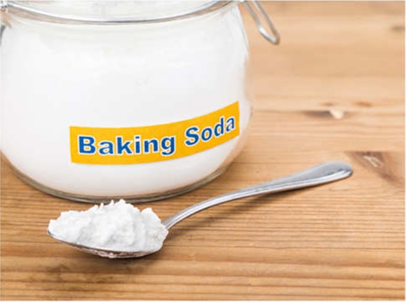 Sử dụng baking soda kết hợp cùng dầu dừa hoặc oliu để hiệu quả