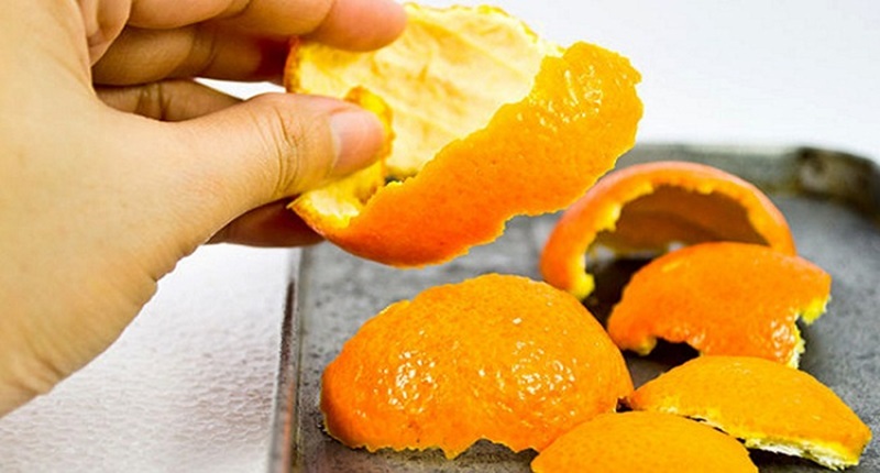 Vỏ cam giúp khử mùi hôi khó chịu